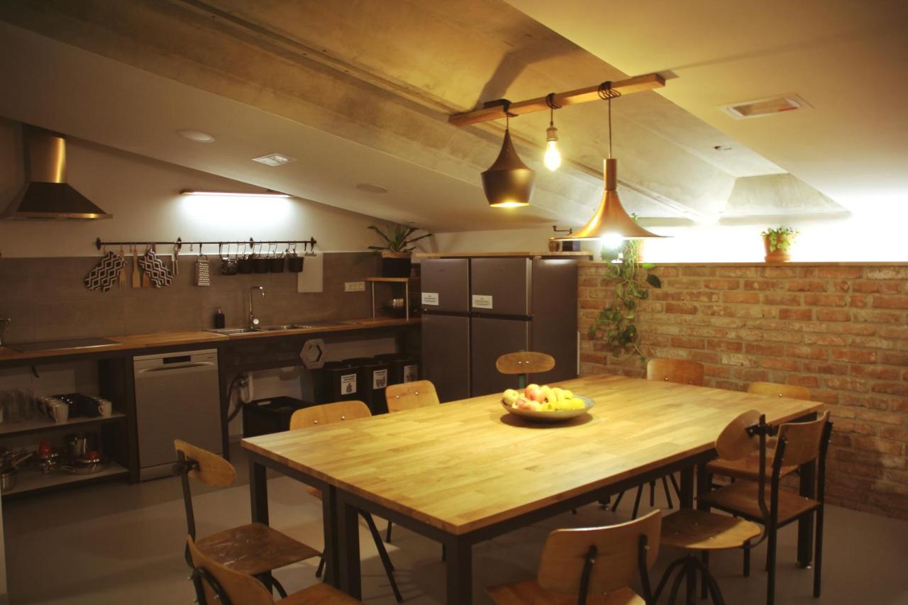 Garage Hostel Nova Gorica Extérieur photo