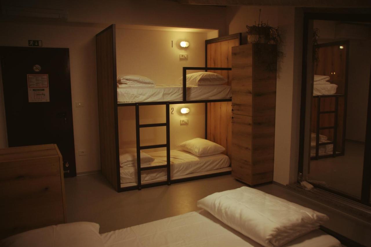 Garage Hostel Nova Gorica Extérieur photo